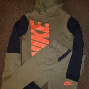 Nike - Kids large - sweat suit (12/14)